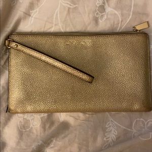 Michael Kors wristlet